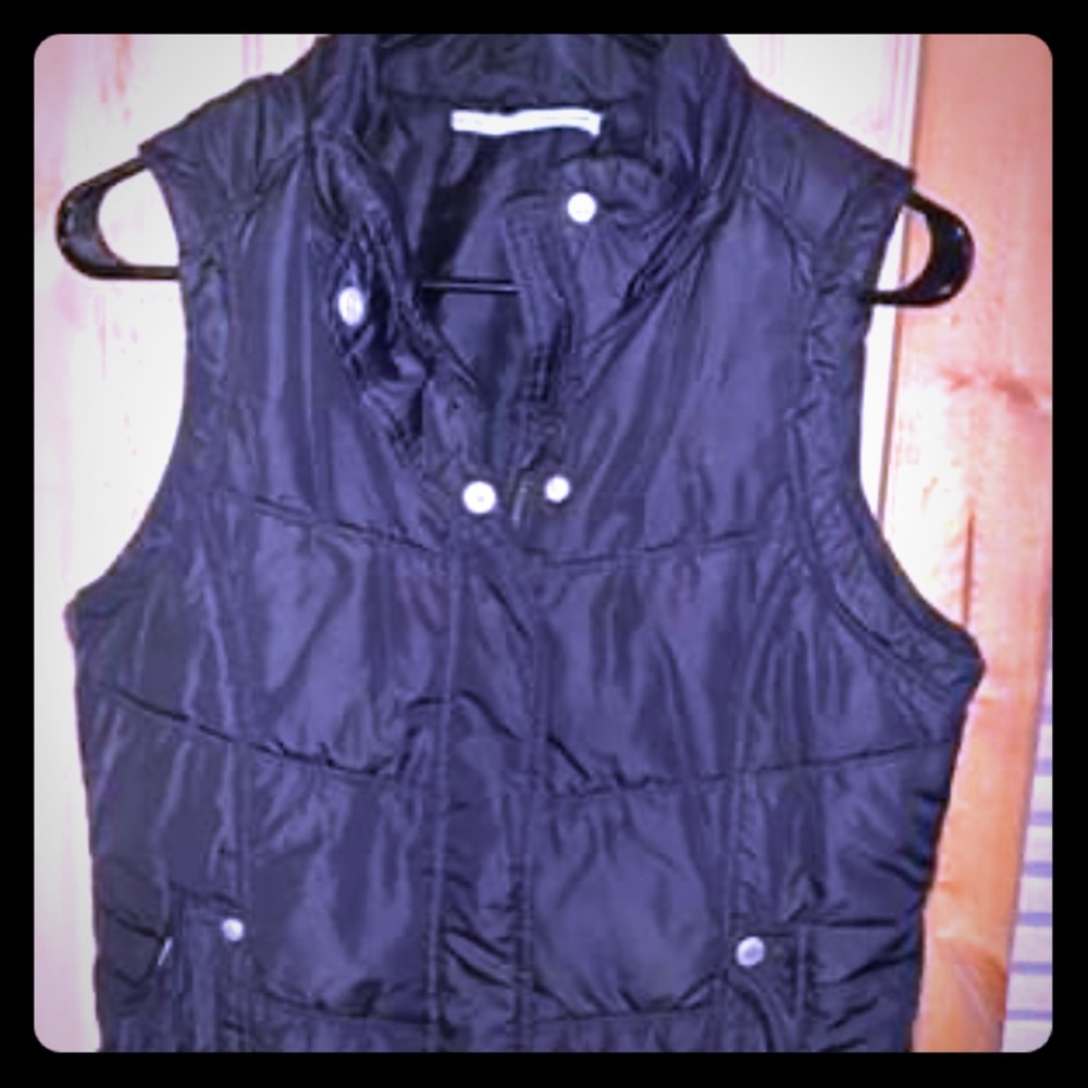 Maurices black vest size medium